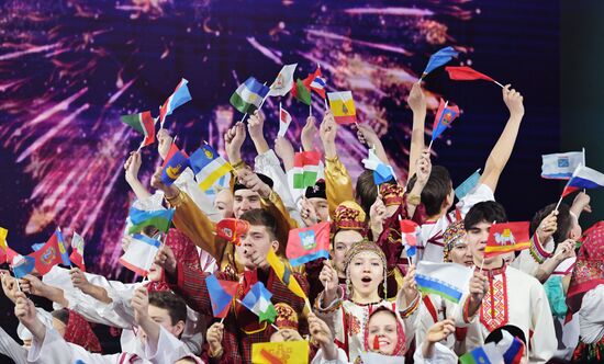 Международная выставка-форум "Россия"
Старт Всероссийской детской Фольклориады Место: Россия. Автор: Евгений Биятов/РИА Новости. Выставка "Россия". Старт Всероссийской детской Фольклориады