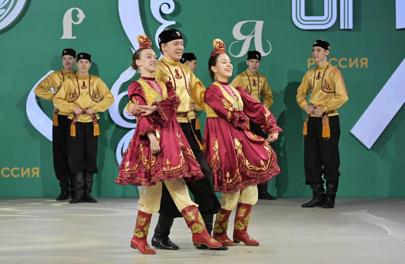 Выставка "Россия". Старт Всероссийской детской Фольклориады