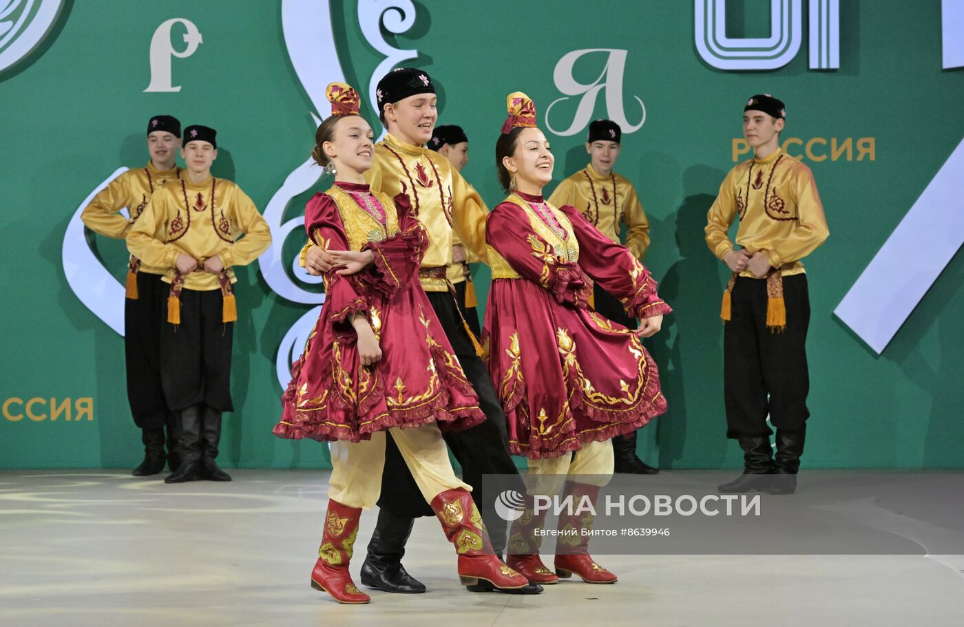 Выставка "Россия". Старт Всероссийской детской Фольклориады