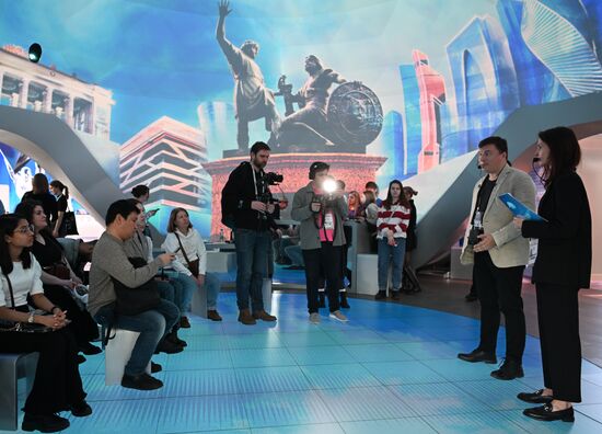 Выставка "Россия". "Экскурсия со Знанием"