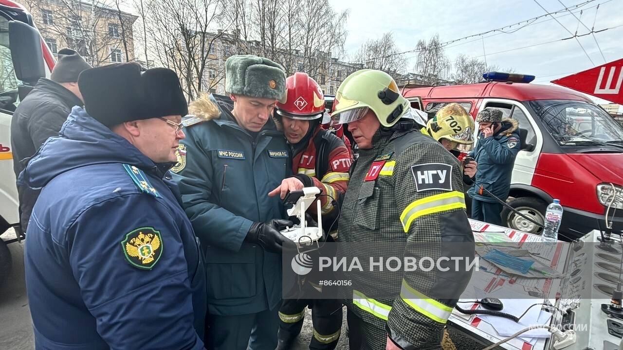 Кровля пятиэтажного дома загорелась в Ярославле