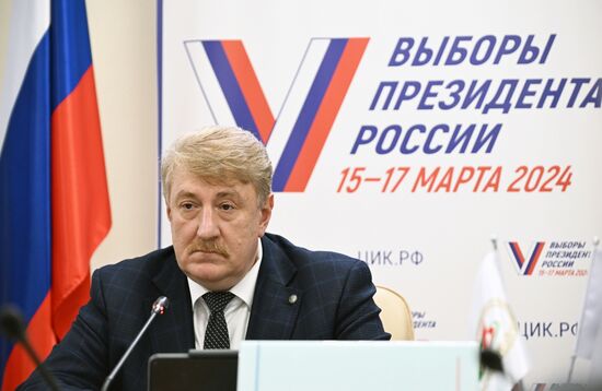 Председатель ЦИК Татарстана А. Кондратьев встретился с международными наблюдателями 