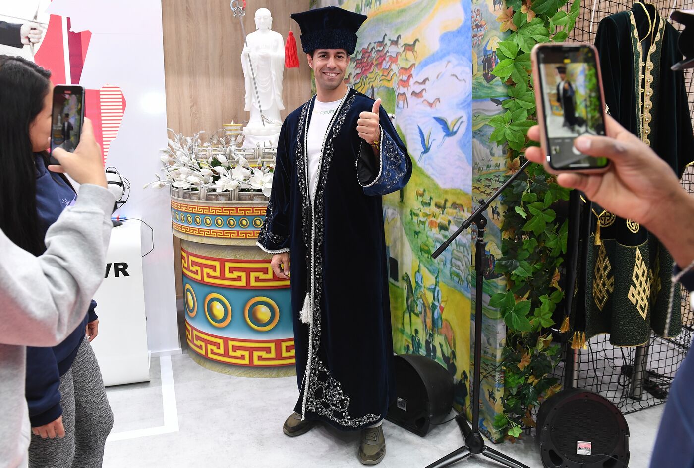 Выставка "Россия". Экскурсия для участников ВФМ