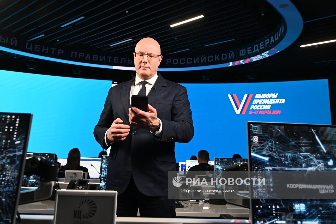 Вице-премьер правительства РФ Д. Чернышенко проголосовал на выборах президента РФ