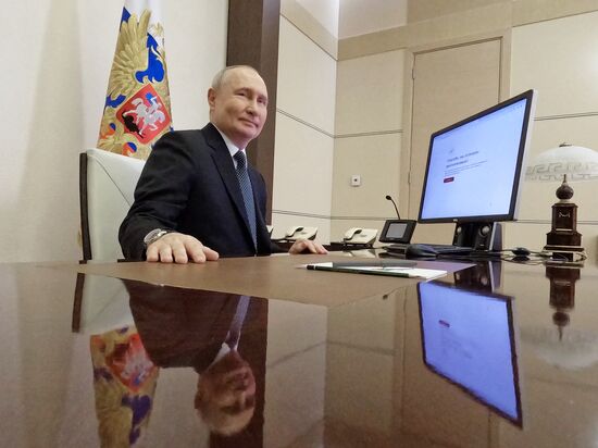 Президент РФ В. Путин проголосовал на президентских выборах