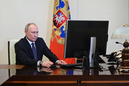 Президент РФ В. Путин проголосовал на президентских выборах