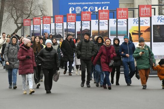Международная выставка-форум "Россия"
Фотовыставка "Крым в сердце моем", Аллея космонавтов на ВДНХ Место: Россия, Москва. Автор: Михаил Воскресенский/РИА Новости. Выставка "Россия". Фотовыставка "Крым в сердце моем"