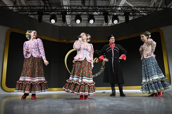 Выставка "Россия". Масленичная неделя