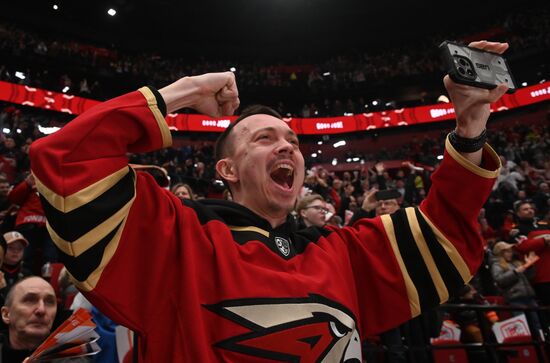 Хоккей. КХЛ. Матч "Авангард" - "Локомотив"