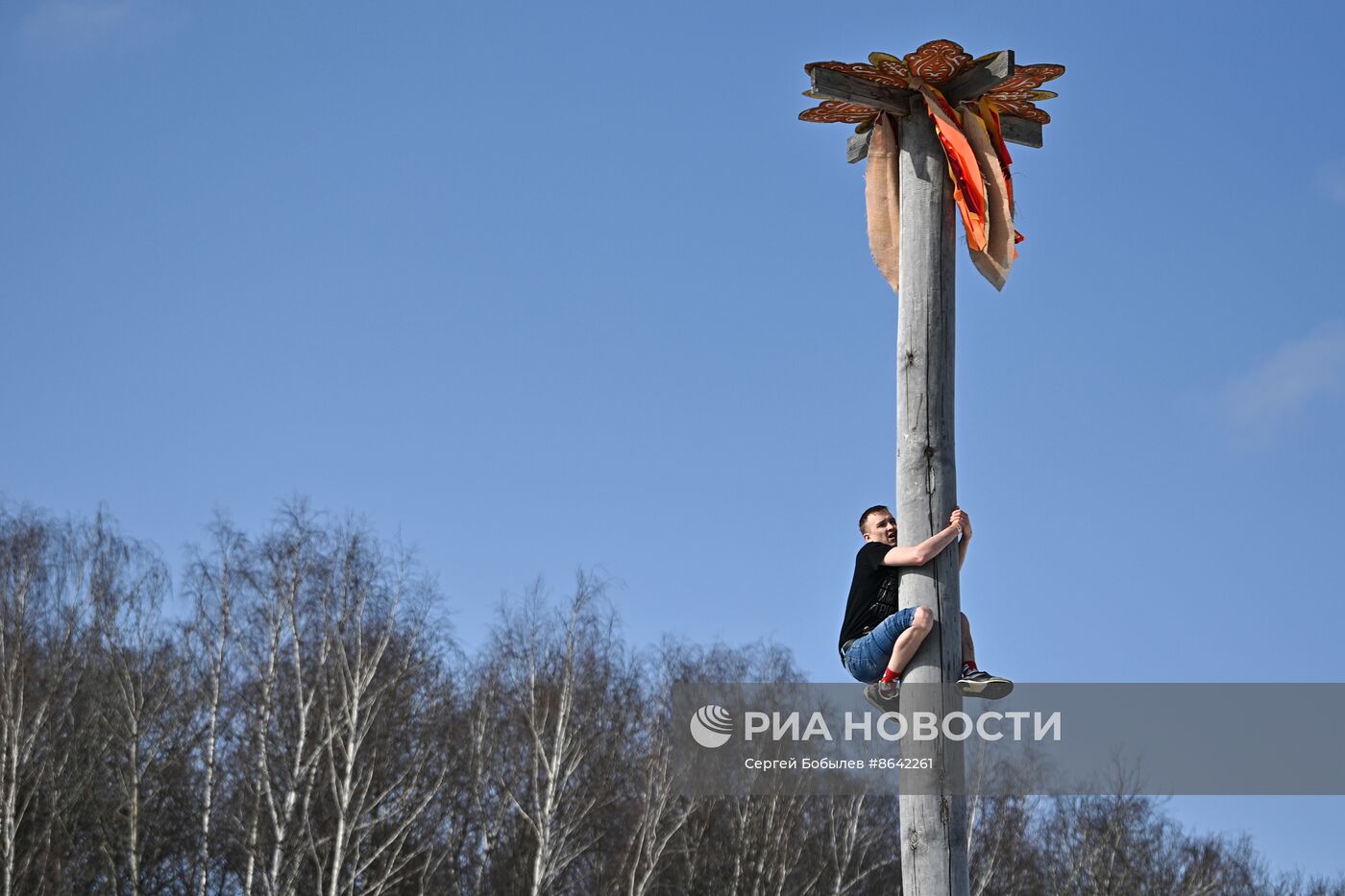 Празднование Масленицы в этнографическом парке-музее "Этномир"