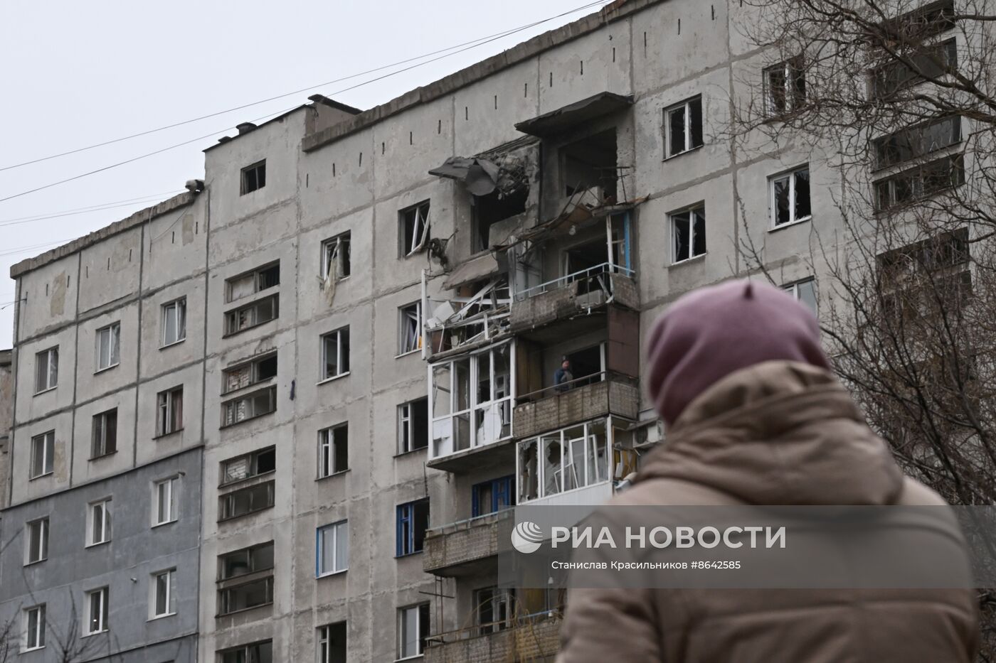 Украинский беспилотник атаковал жилой дом в Алчевске в ЛНР | РИА Новости  Медиабанк