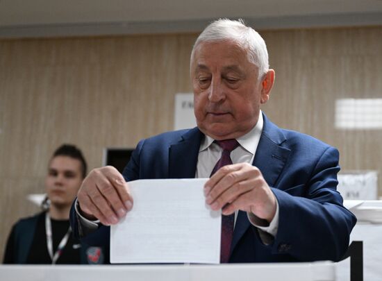 Голосование кандидатов в президенты РФ