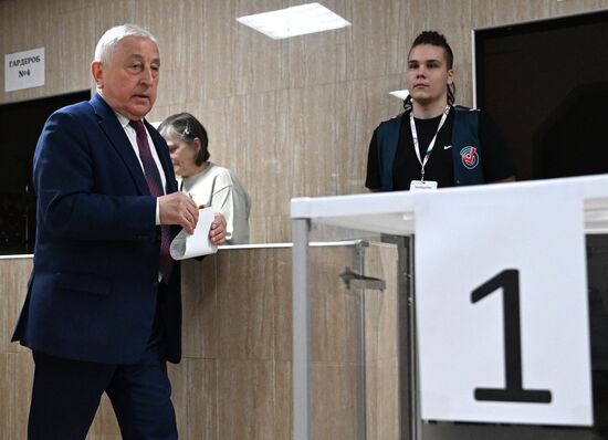 Голосование кандидатов в президенты РФ