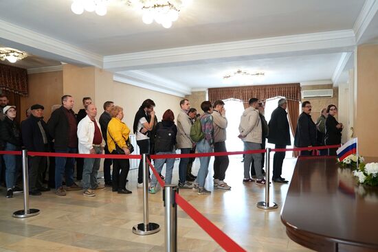 Голосование на выборах президента РФ за рубежом