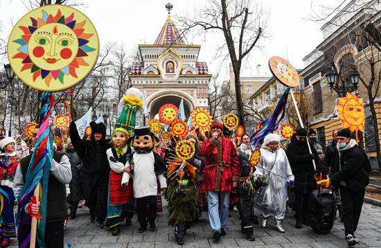 Празднование Масленицы в регионах России