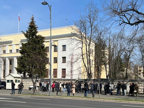 Голосование на выборах президента РФ за рубежом