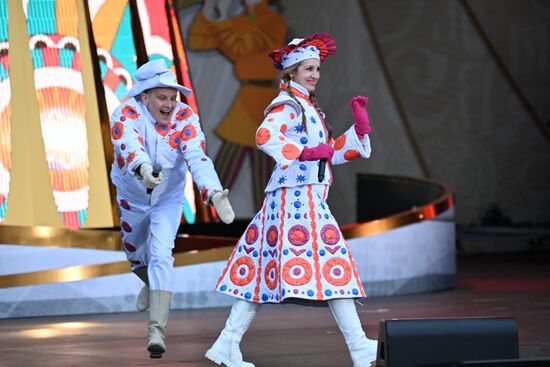 Выставка "Россия". Масленичная неделя