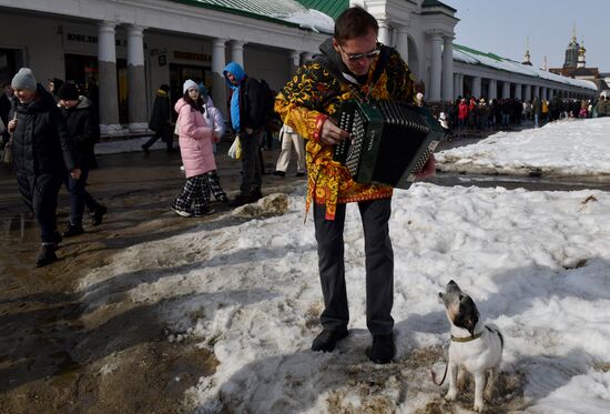 Празднование Масленицы в регионах России