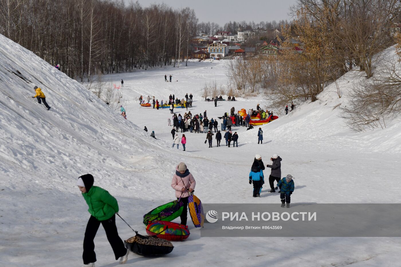 Празднование Масленицы в регионах России