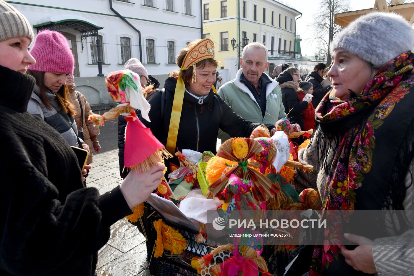 Празднование Масленицы в регионах России