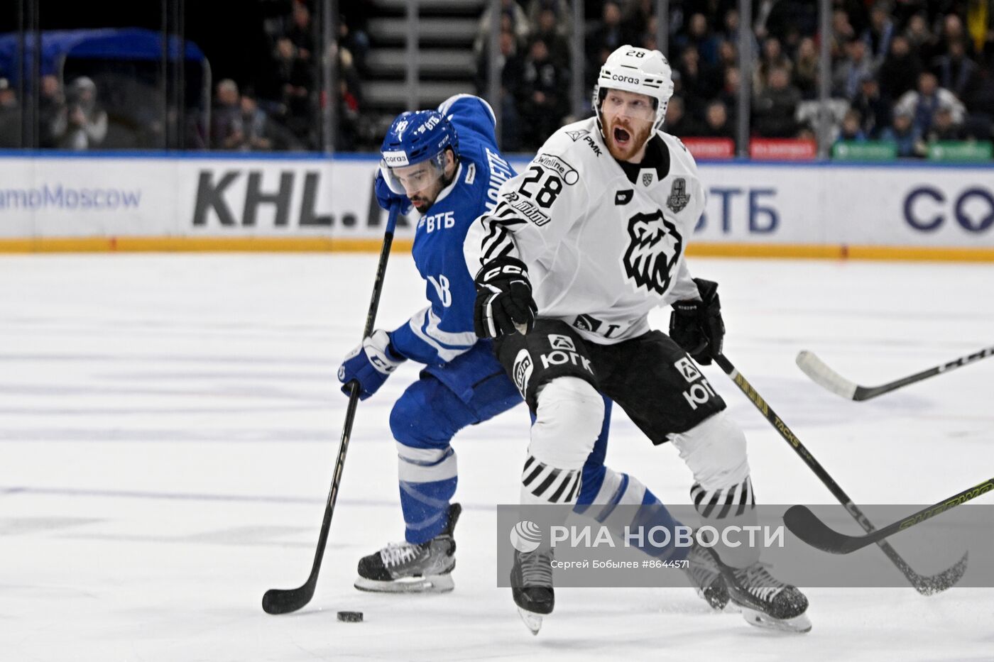 Хоккей. КХЛ. Матч "Динамо" (Москва) - "Трактор"