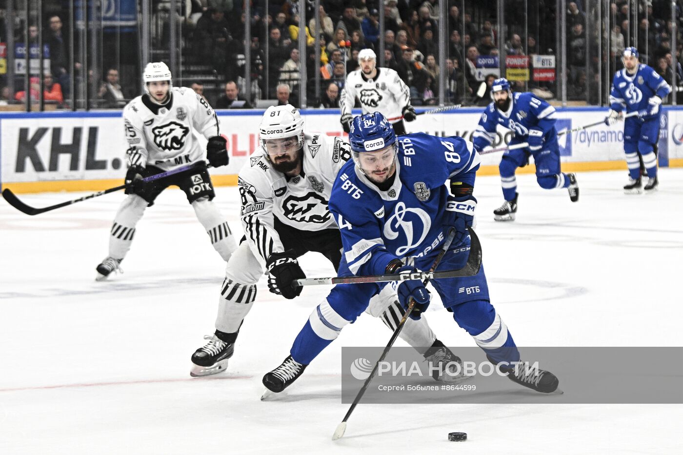 Хоккей. КХЛ. Матч "Динамо" (Москва) - "Трактор"
