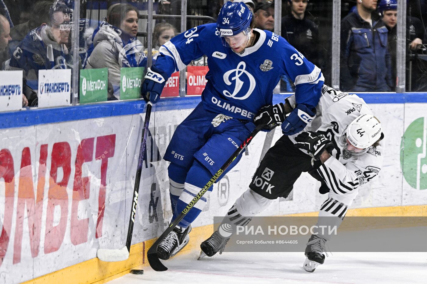 Хоккей. КХЛ. Матч "Динамо" (Москва) - "Трактор"