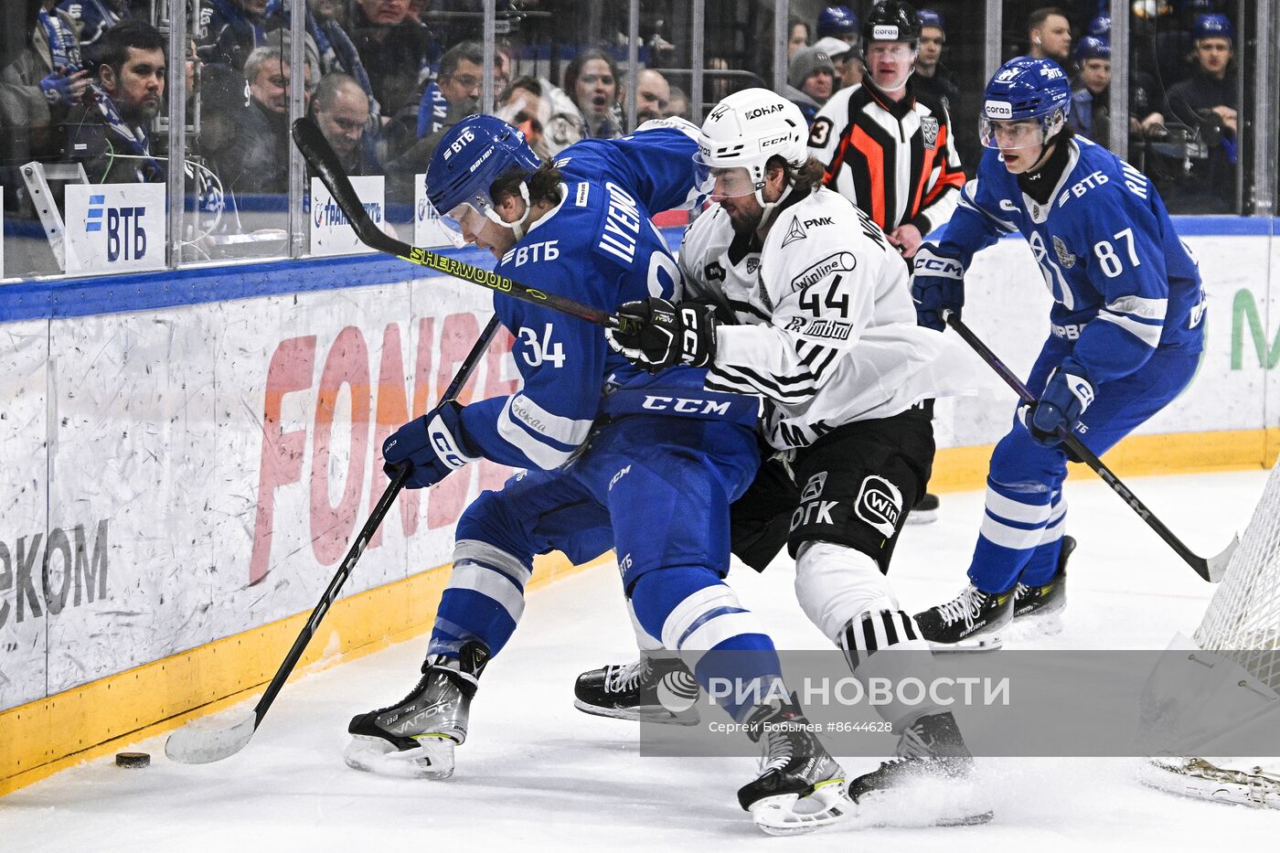 Хоккей. КХЛ. Матч "Динамо" (Москва) - "Трактор"