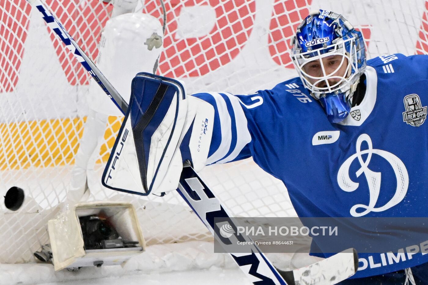 Хоккей. КХЛ. Матч "Динамо" (Москва) - "Трактор"