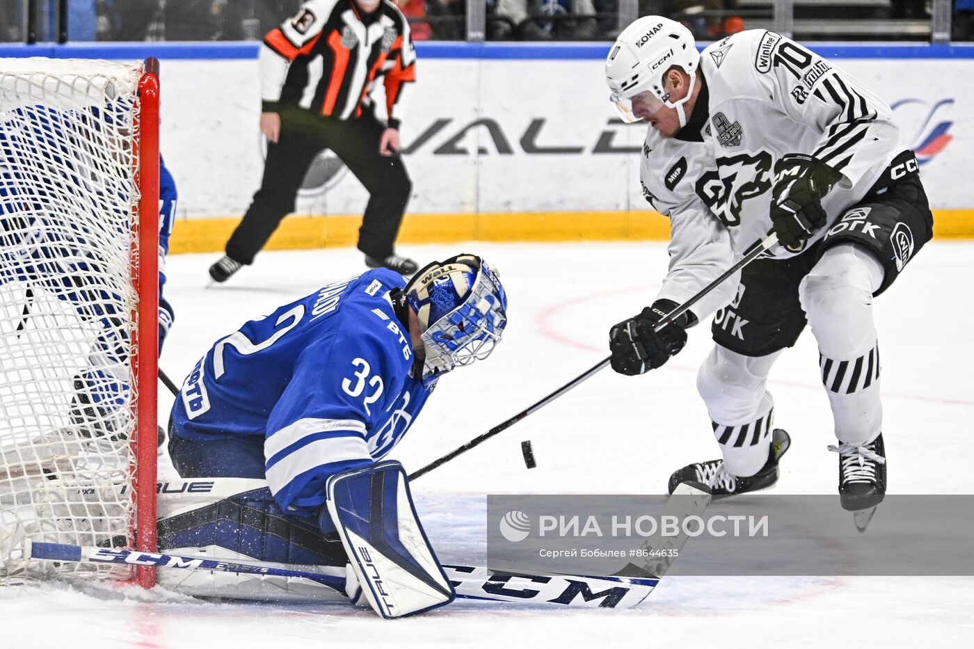 Хоккей. КХЛ. Матч "Динамо" (Москва) - "Трактор"