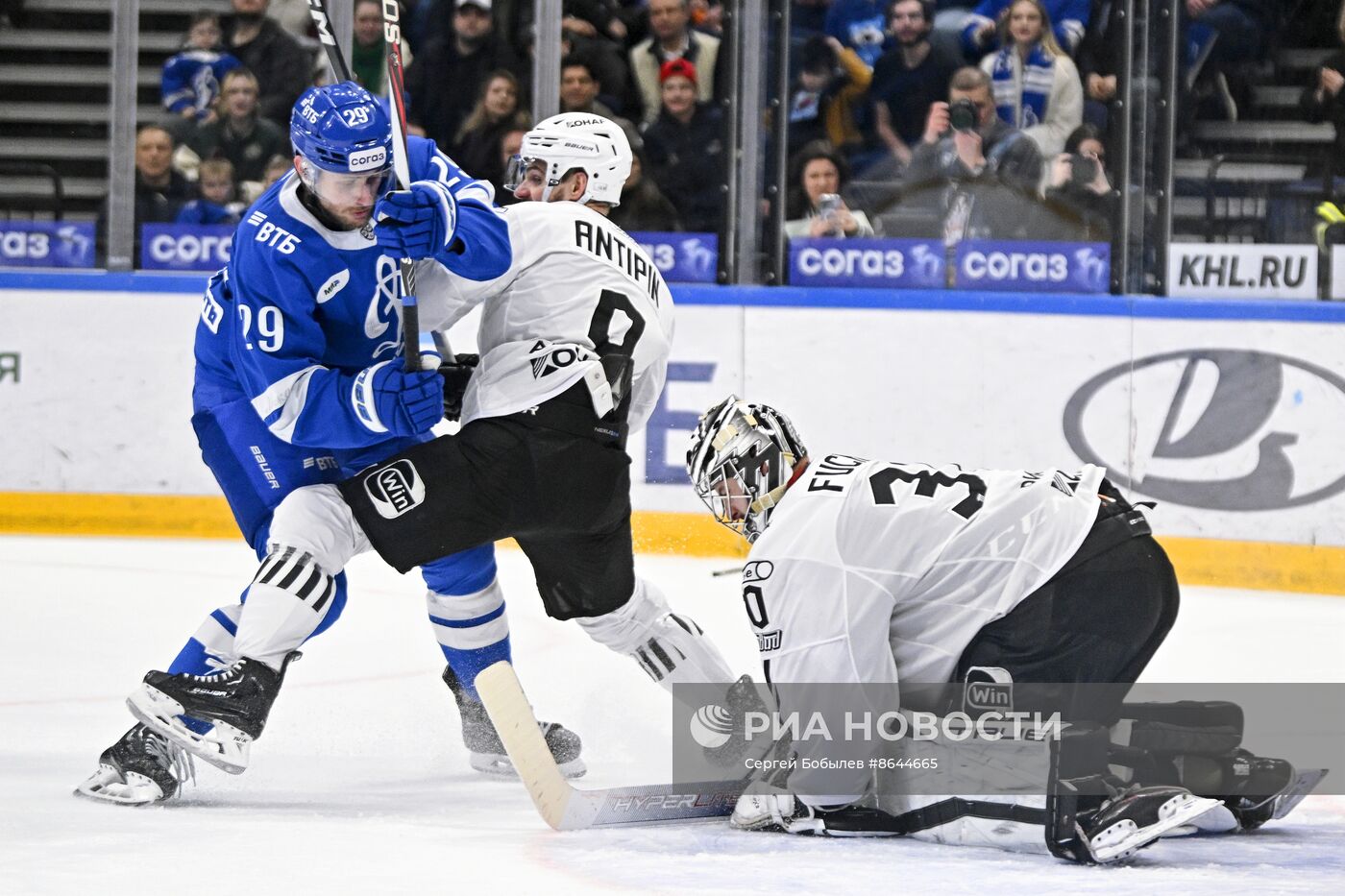 Хоккей. КХЛ. Матч "Динамо" (Москва) - "Трактор"