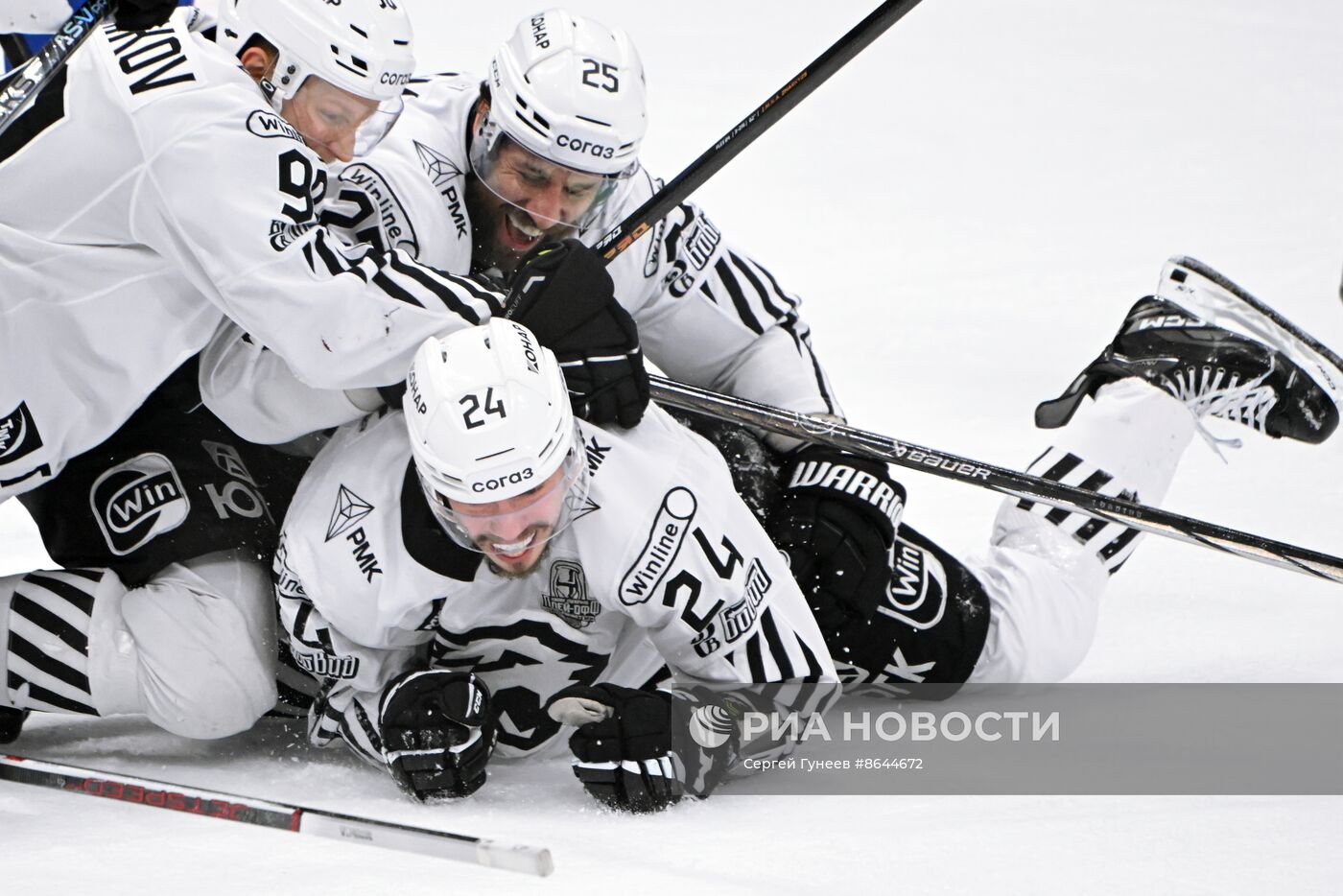 Хоккей. КХЛ. Матч "Динамо" (Москва) - "Трактор"