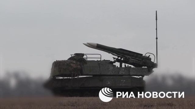 Расчет ЗРК "Бук-М1" сбил ударный украинский вертолет на Артемовском направлении