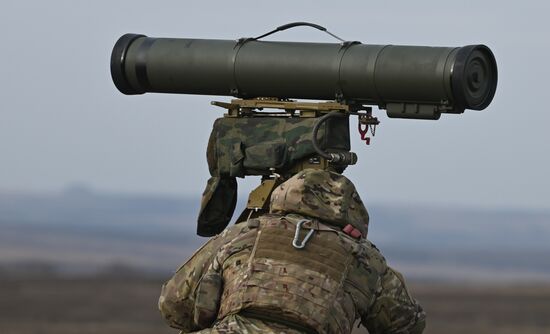 Тренировки расчетов ПТРК "Корнет" ЦВО на Авдеевском направлении