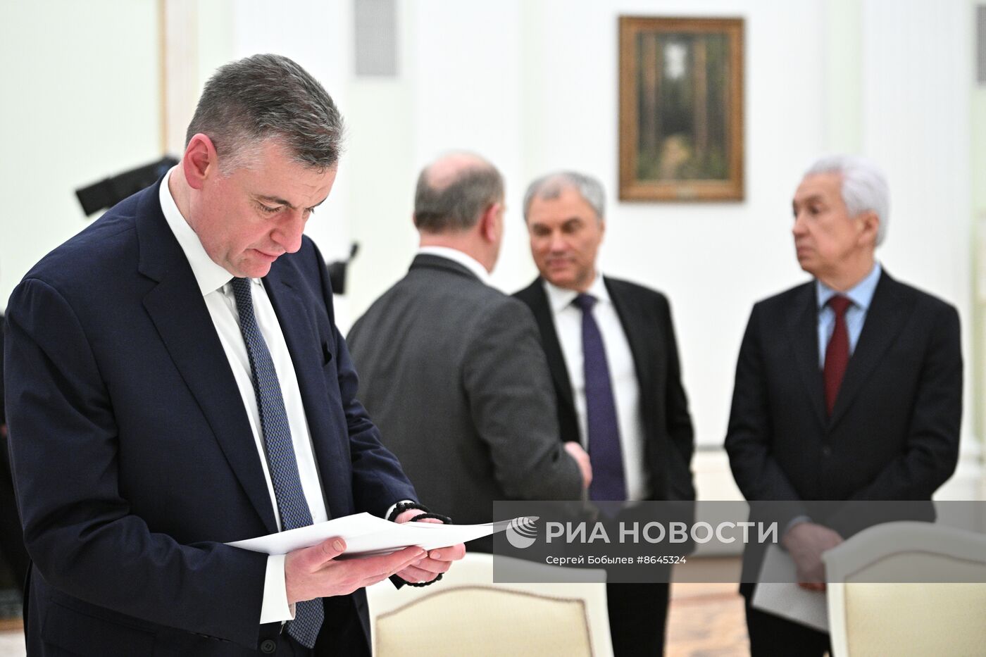 Президент РФ В. Путин встретился с лидерами парламентских фракций