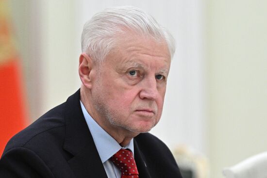 Президент РФ В. Путин встретился с лидерами парламентских фракций