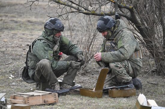 Новоприбывшее на Запорожское направление пополнение ВС РФ проходит обучение на полигоне в зоне СВО