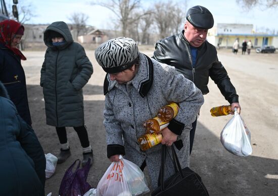 Народный фронт доставил гумпомощь в прифронтовые села Сватовского района ЛНР