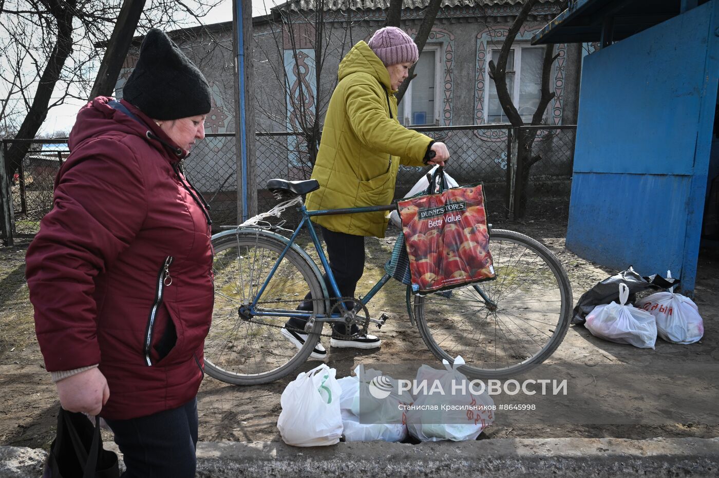 Народный фронт доставил гумпомощь в прифронтовые села Сватовского района ЛНР