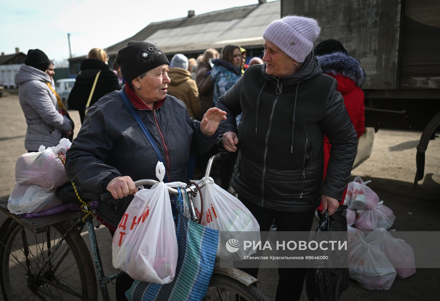 Народный фронт доставил гумпомощь в прифронтовые села Сватовского района ЛНР