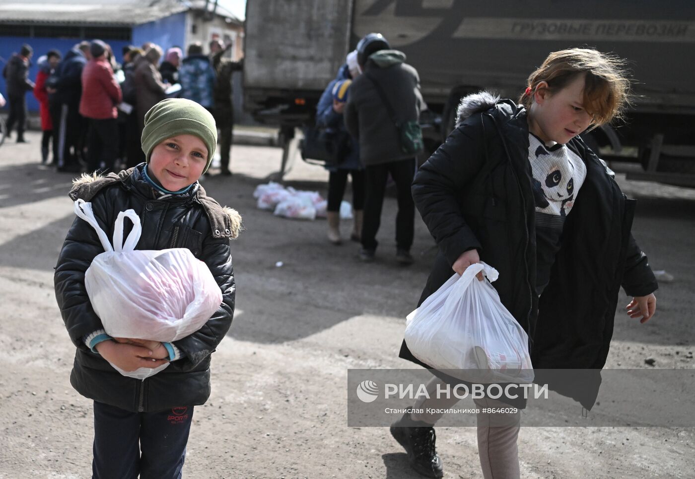 Народный фронт доставил гумпомощь в прифронтовые села Сватовского района ЛНР