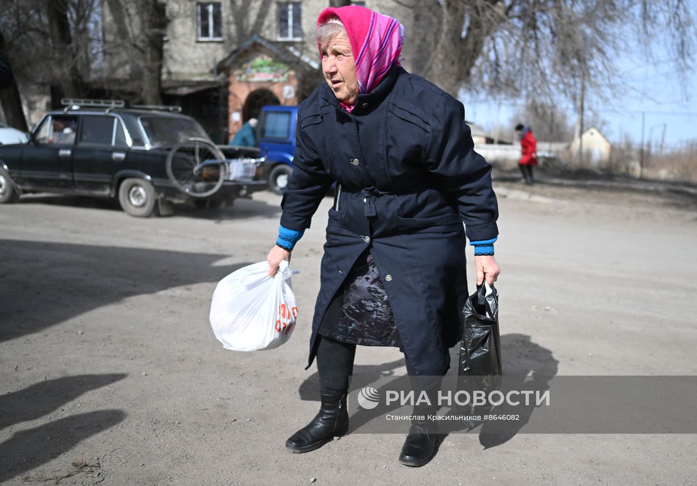 Народный фронт доставил гумпомощь в прифронтовые села Сватовского района ЛНР