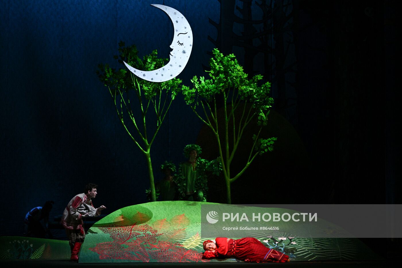 Спектакль "Сказка о Бабе-Яге и Василисе-работнице" в Малом театре