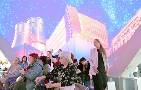 Выставка "Россия". Лекторий от VK: Проект "Открытая промышленность"