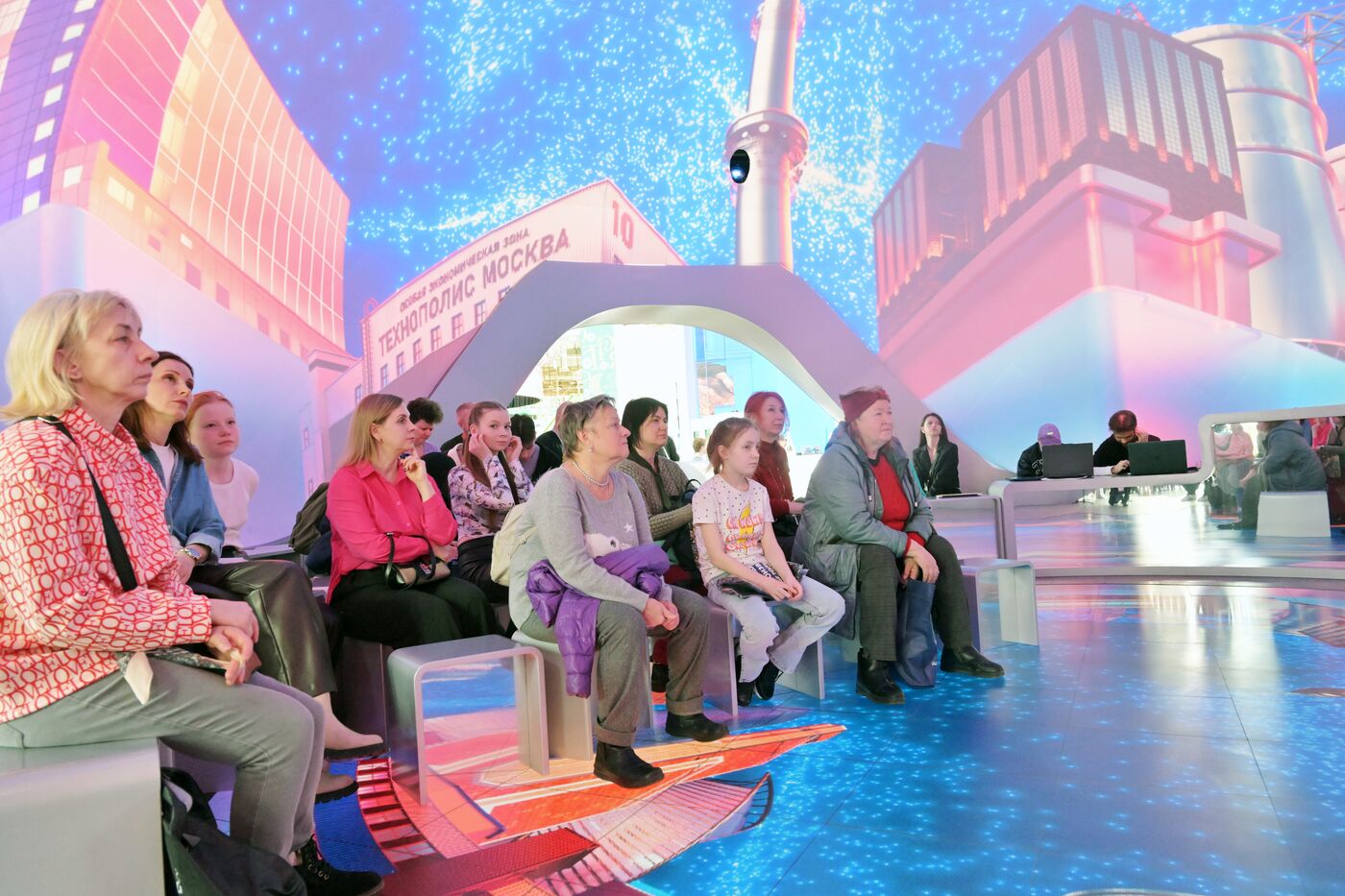 Выставка "Россия". Лекторий от VK: Проект "Открытая промышленность"