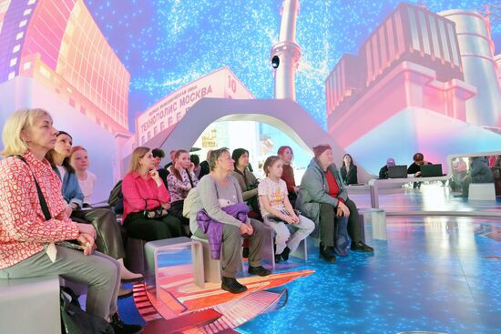 Выставка "Россия". Лекторий от VK: Проект "Открытая промышленность"