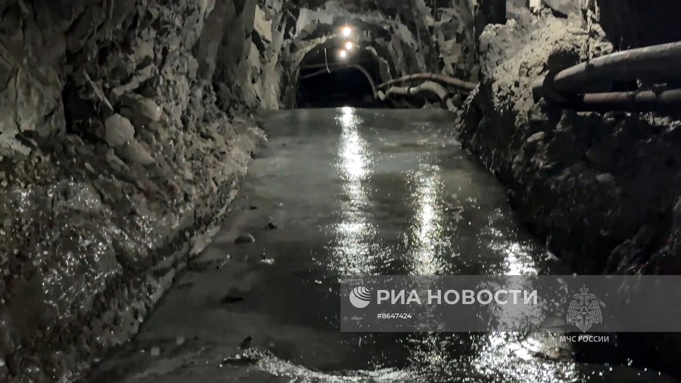 Спасательная операция на руднике "Пионер" в Амурской области