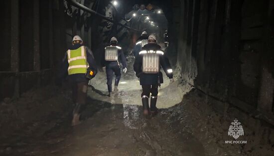 Спасательная операция на руднике "Пионер" в Амурской области