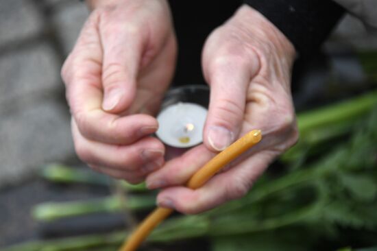 Акции памяти жертв теракта в "Крокус Сити Холле"