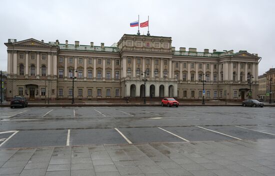 Акции памяти жертв теракта в "Крокус Сити Холле"
